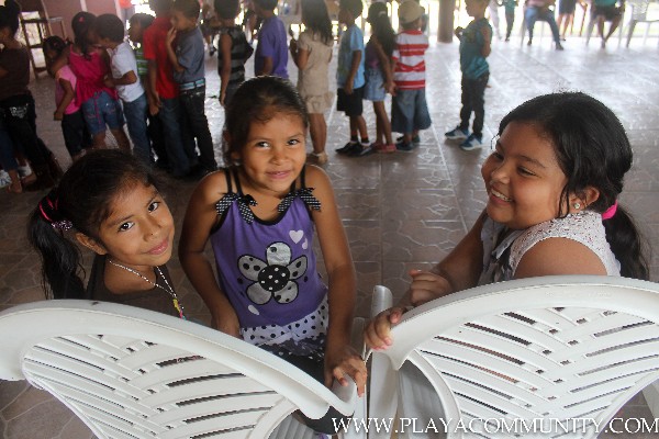 Christmas for the Las Uvas & Copecito Students